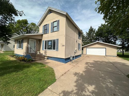 816 W Elm St, Chippewa Falls, WI, 54729-1610 | Card Image