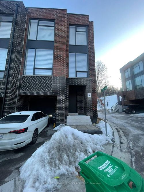 7 Wylie St, Bolton, ON, L7E4L2 | Card Image
