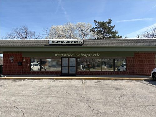 4711 Mission Rd, Westwood, KS, 66205-1626 | Card Image