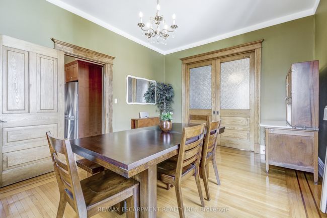 24 Ray St N, House other with 5 bedrooms, 3 bathrooms and 4 parking in Hamilton ON | Image 9