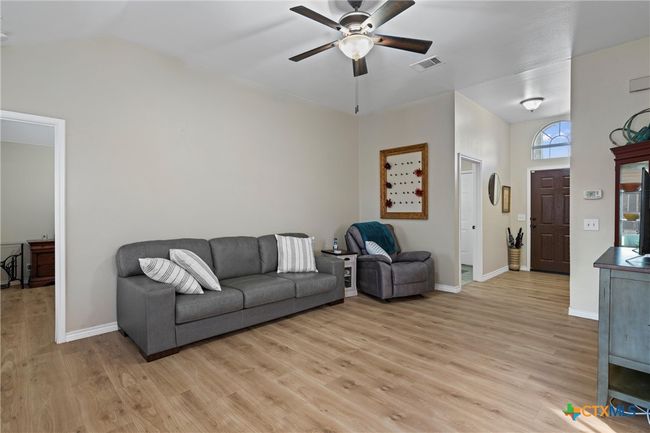 1906 E 18 Th St, House other with 3 bedrooms, 2 bathrooms and null parking in Georgetown TX | Image 6