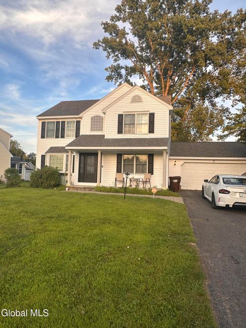 7 Van Rensselaer Way, Glenmont, NY, 12077-3639 | Card Image