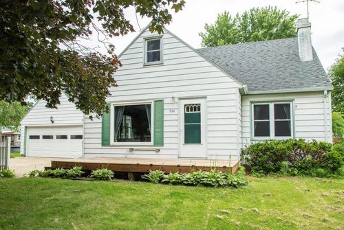 916 Harlington Pl, Waverly, IA, 50677-3719 | Card Image
