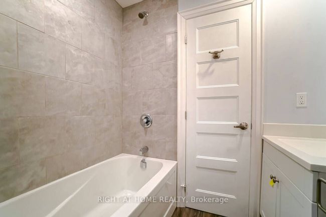 UNIT-3 - 865 Simcoe St S, Home with 0 bedrooms, 1 bathrooms and 1 parking in Oshawa ON | Image 11