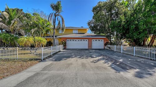2429 Whippoorwill Cir, SARASOTA, FL, 34231-4637 | Card Image