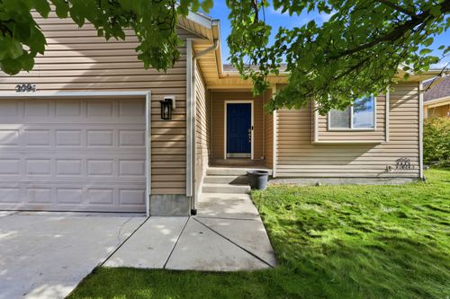 2095 E Frontier St, Eagle Mountain, UT, 84005 | Card Image