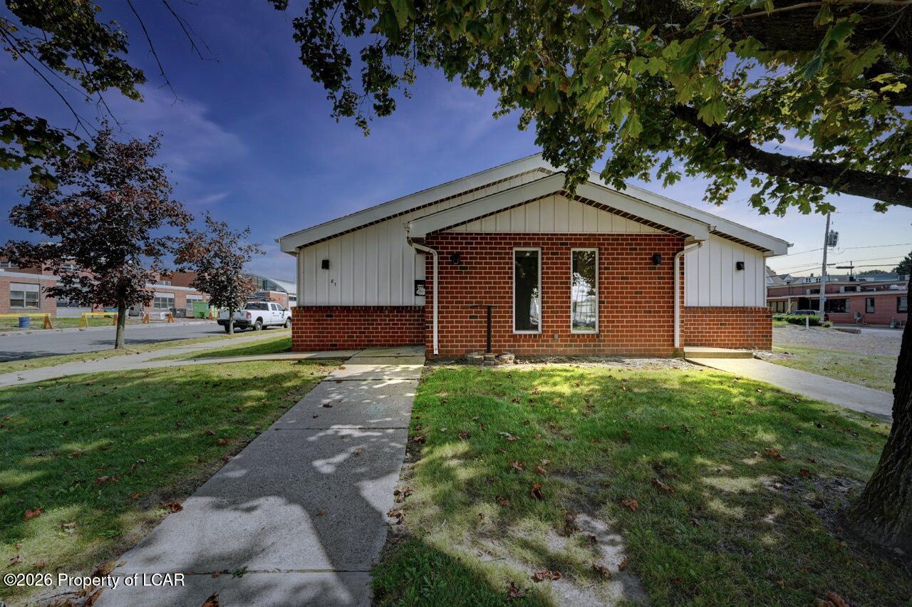 81 S Church St, Hazleton, PA 18201