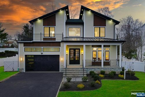 11 Country Club Rd, Livingston, NJ, 07039-2504 | Card Image