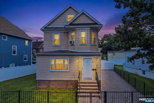 11 Elm St, Ridgefield Park, NJ, 07660-2253 | Card Image