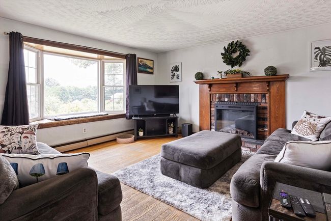 11 Trinity Ave, House other with 3 bedrooms, 2 bathrooms and 5 parking in Grafton MA | Image 9