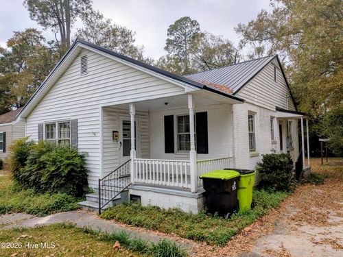 209 N Thompson St, Whiteville, NC, 28472-3521 | Card Image