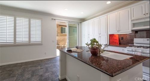 28413 Casselman Ln, Saugus, CA, 91350-3228 | Card Image