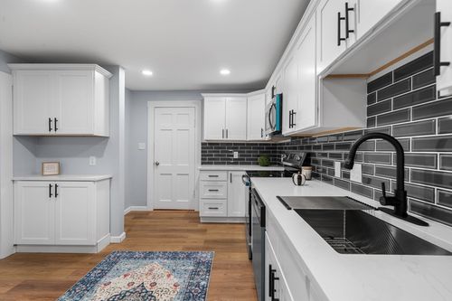 5 Bond St, Brookline, NH, 03033-2515 | Card Image