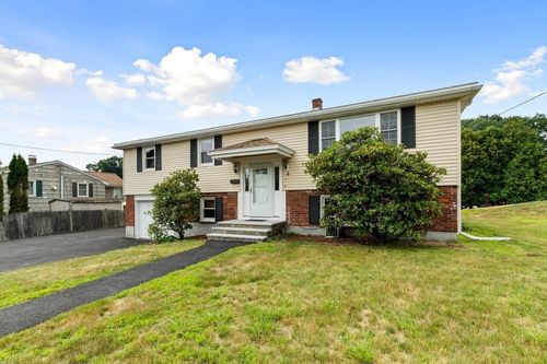 4 Eileen Rd, Peabody, MA, 01960-2504 | Card Image
