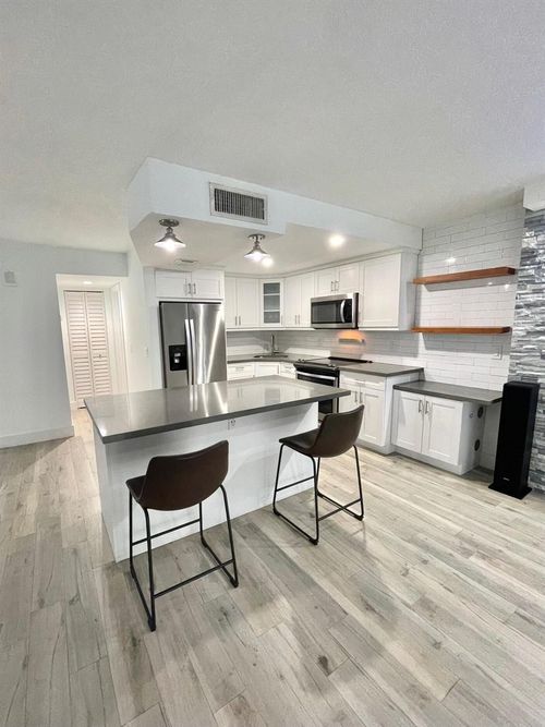 123-342 Southwind Dr, North Palm Beach, FL, 33408-5346 | Card Image