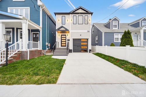 720 Donald Ave, Perth Amboy, NJ, 08861-2531 | Card Image