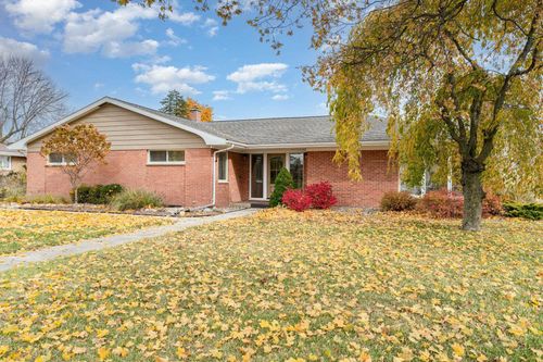 424 Fairlane Dr, Alma, MI, 48801-2104 | Card Image