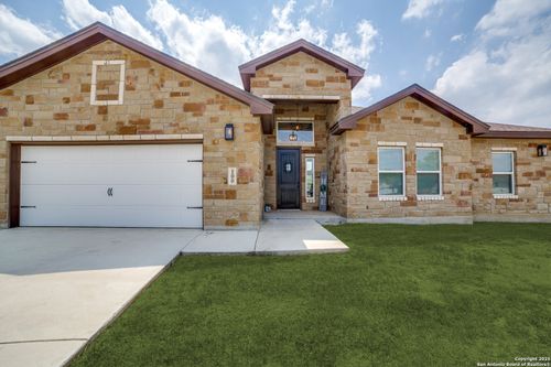 100 W Short Meadow Dr, Lytle, TX, 78052-3986 | Card Image