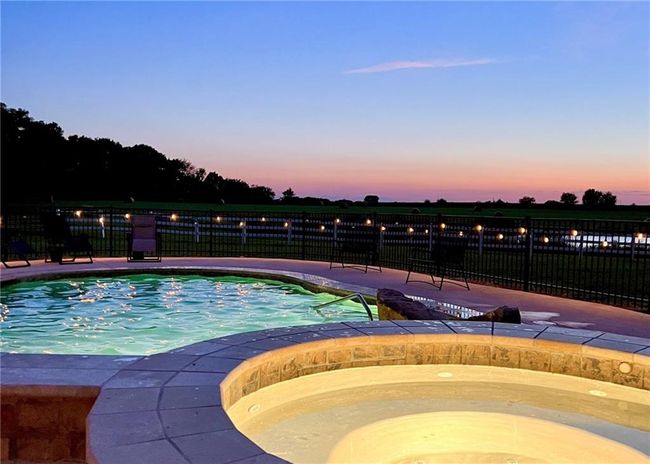 Gunite Pool and Hot Tub | Image 52