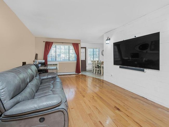 49 Foxwood Cir, Condo with 2 bedrooms, 2 bathrooms and null parking in Mount Kisco NY | Image 6