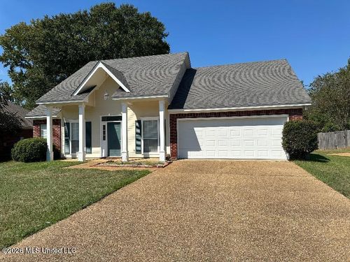 435 Madison Oaks Dr, Madison, MS, 39110-9495 | Card Image