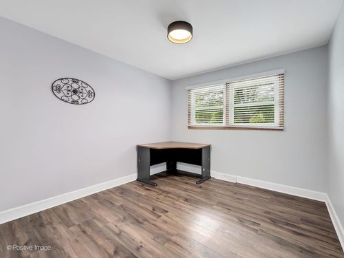 7724 Knottingham Ln, Downers Grove, IL, 60516-4441 | Card Image