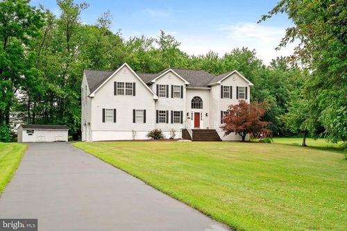 3 Donna St, ROBBINSVILLE, NJ, 08691-3070 | Card Image