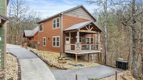 1012 Ravens Ford Way, Sevierville, TN, 37876-1696 | Card Image