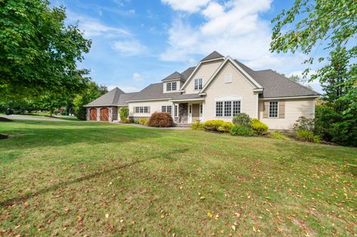 1 Hampshire Ct, Middlebury, CT, 06762-3343 | Card Image