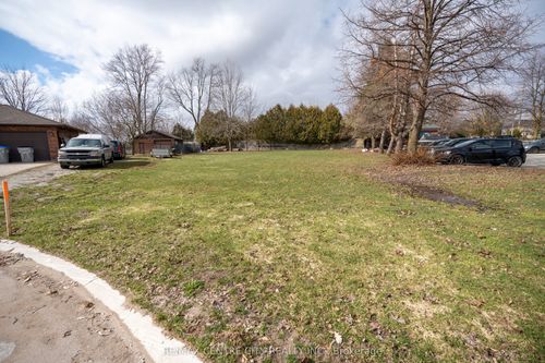 2 Kennedy Crt, Ilderton, ON, N0M2A0 | Card Image