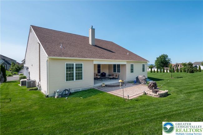 222 Danbury Dr, House other with 3 bedrooms, 3 bathrooms and null parking in Nazareth PA | Image 37