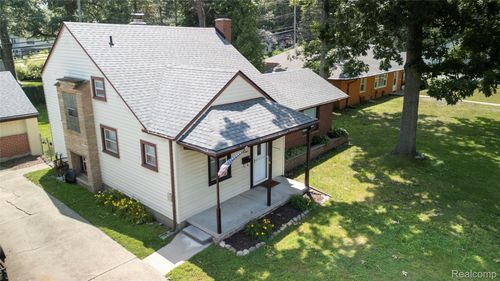 31541 Marquette St, Garden City, MI, 48135-3325 | Card Image