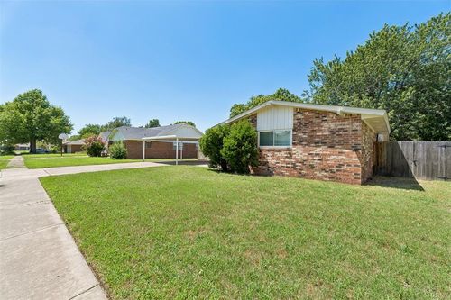 1703 Chaucer Drive, Norman, OK, 73069 | Card Image