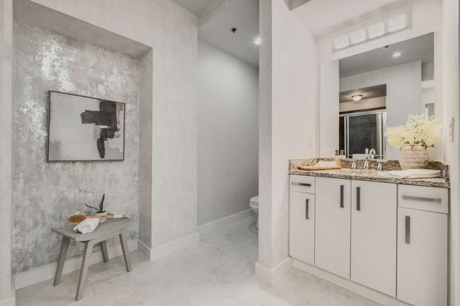 Primary Bath with 2 vanities | Image 19