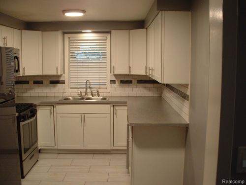 21782 N Middlebelt Road Road, Farmington, MI, 48336 | Card Image
