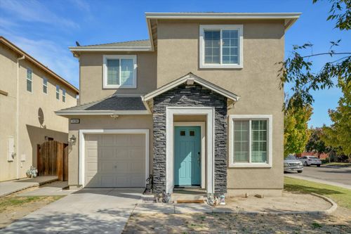 1494 Hearthsong Dr, Manteca, CA, 95337-8489 | Card Image