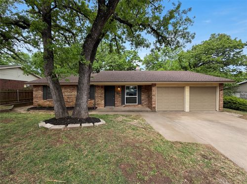 1023 N Lucas Dr, Grapevine, TX, 76051-5049 | Card Image