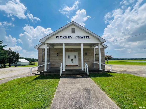 372 Harvig Ave, Omaha, IL, 62871-1111 | Card Image