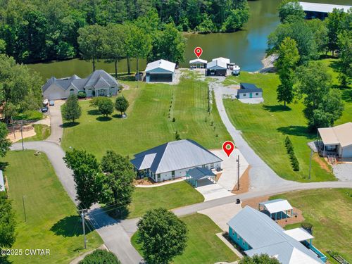 318 Yarbro Harbor Dr, Decaturville, TN, 38329-5419 | Card Image