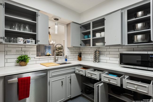 8318 Kyle Rote St, House other with 3 bedrooms, 2 bathrooms and null parking in San Antonio TX | Image 13