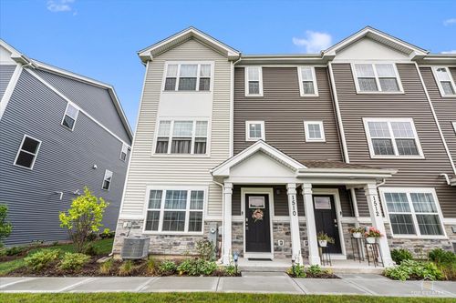 1510 Sequoia Way, Pingree Grove, IL, 60140-1327 | Card Image