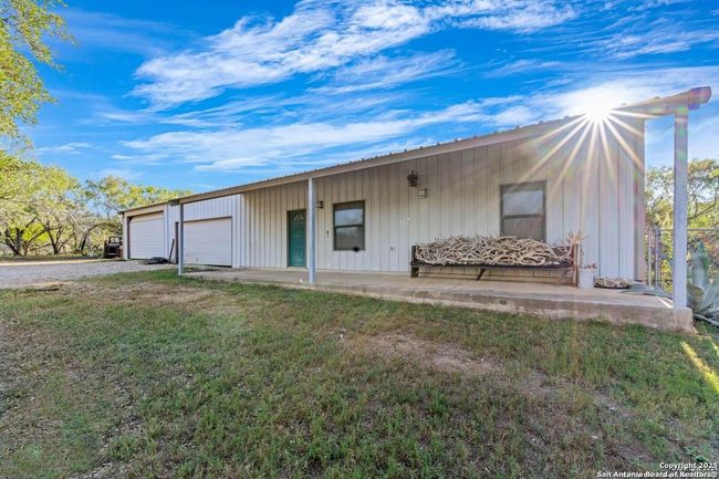 6170 County Road 332, Home with 4 bedrooms, 4 bathrooms and null parking in Jourdanton TX | Image 20