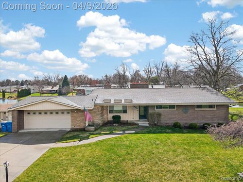 3955 Cambrook Ln, Waterford, MI, 48329-1601 | Card Image