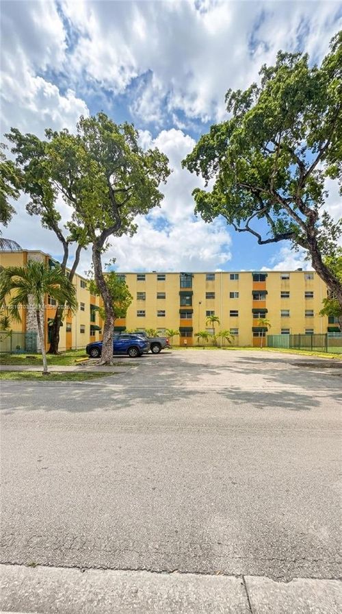 316-666 W 81st St, Hialeah, FL, 33014 | Card Image