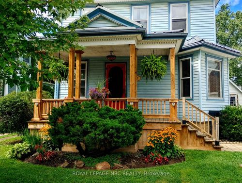 4621 Ellis St, Niagara Falls, ON, L2E1H8 | Card Image