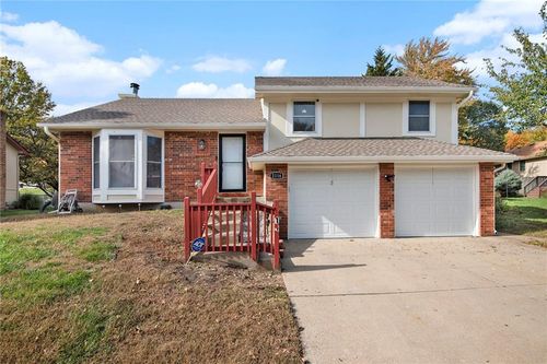 2116 Cambridge St, Leavenworth, KS, 66048-4096 | Card Image