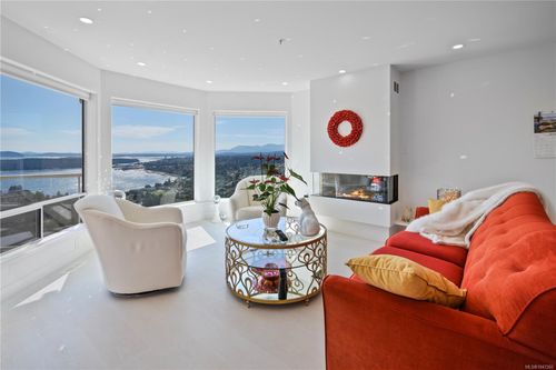 3359 Edgewood Dr, Nanaimo, BC, V9T5V2 | Card Image
