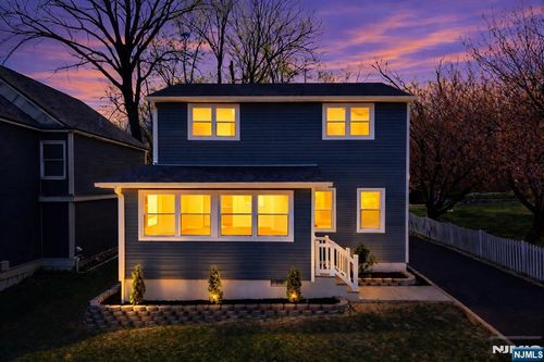 59 Erie Ave, Midland Park, NJ, 07432-1913 | Card Image