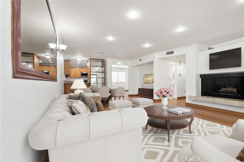 39-7137 Shoup Ave, West Hills, CA, 91307-2358 | Card Image