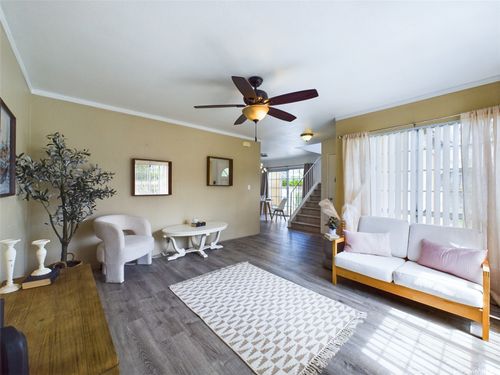 20a-572 Mananai Pl, Honolulu, HI, 96818-5319 | Card Image